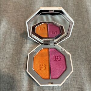 Fenty Beauty highlighter duo